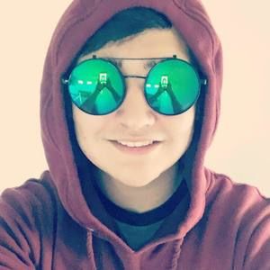 Meet your Posher, Julian